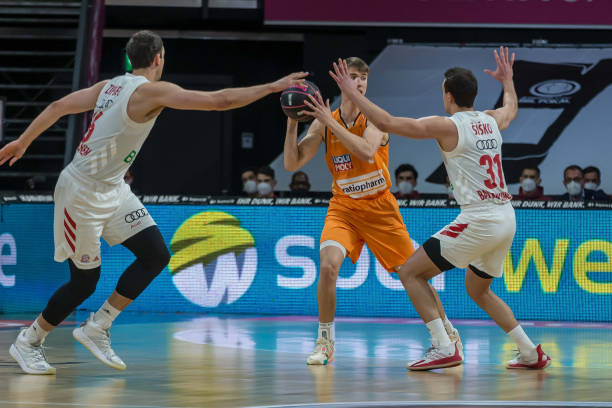 凭借出色的 凭借出色的