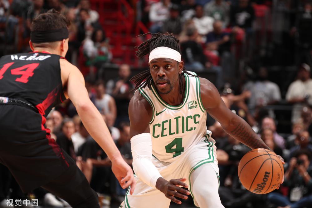 球迷共同揭 球迷共同揭