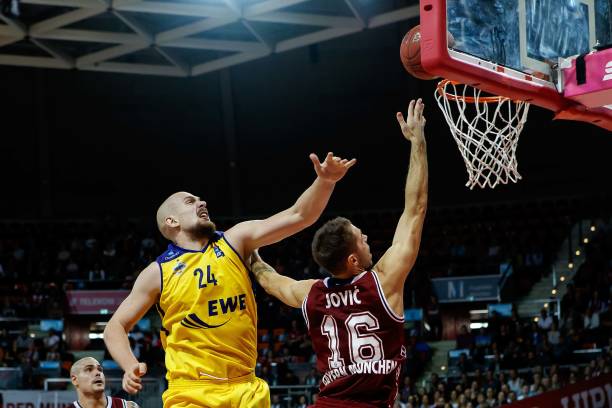 他在湿滑赛 他在湿滑赛