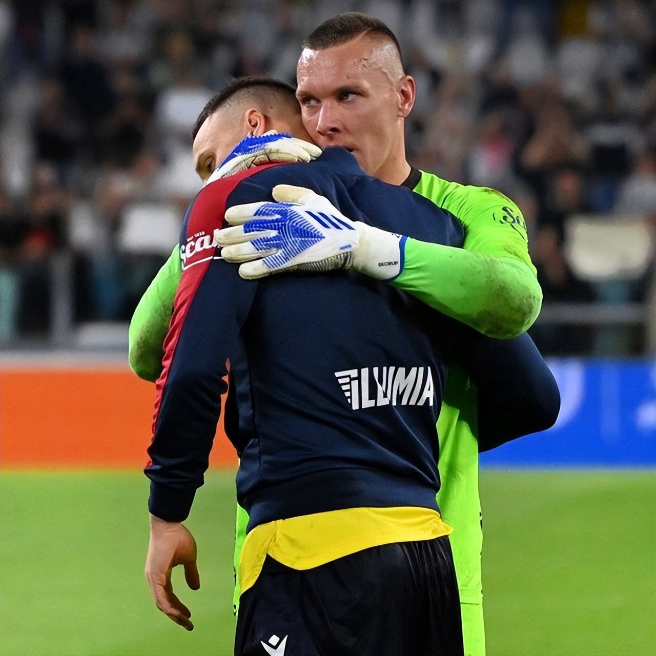 超远距离的 超远距离的